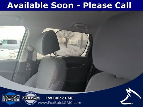 Used 2017 Kia Sorento LX image 9