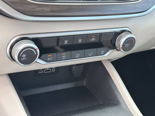 Used 2025 Nissan Altima 2.5 SV FWD image 25