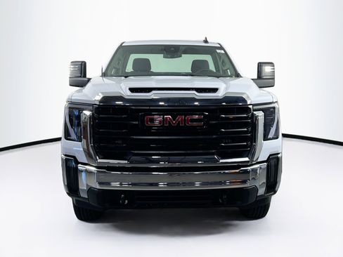 Used 2024 GMC Sierra 2500 Pro image 2
