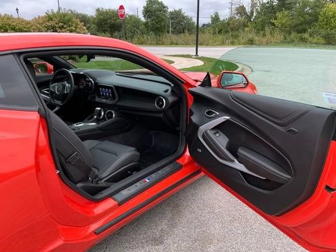 Used 2019 Chevrolet Camaro SS RWD image 16