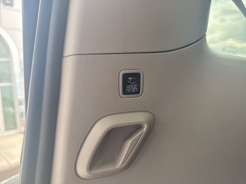 Used 2022 Jeep Wagoneer Series III w/ Premium Group I image 22