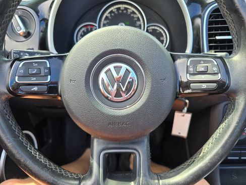 Used 2014 Volkswagen Beetle 2.5 FWD image 23
