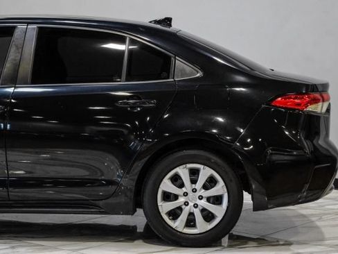 Used 2021 Toyota Corolla LE FWD image 15