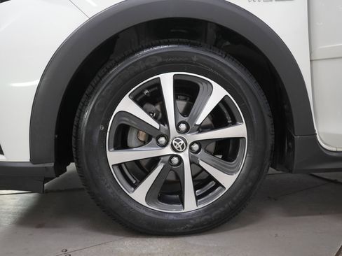 Used 2018 Toyota Prius C Two w/ Carpet Mat Package FWD image 27