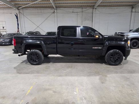 Used 2017 GMC Sierra 2500 SLT w/ All Terrain X HD Package AWD/4WD image 15