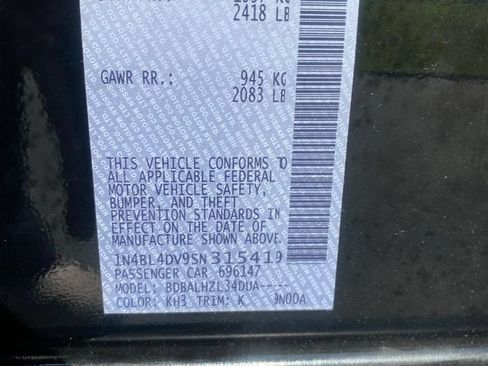 Used 2025 Nissan Altima 2.5 SV FWD image 15