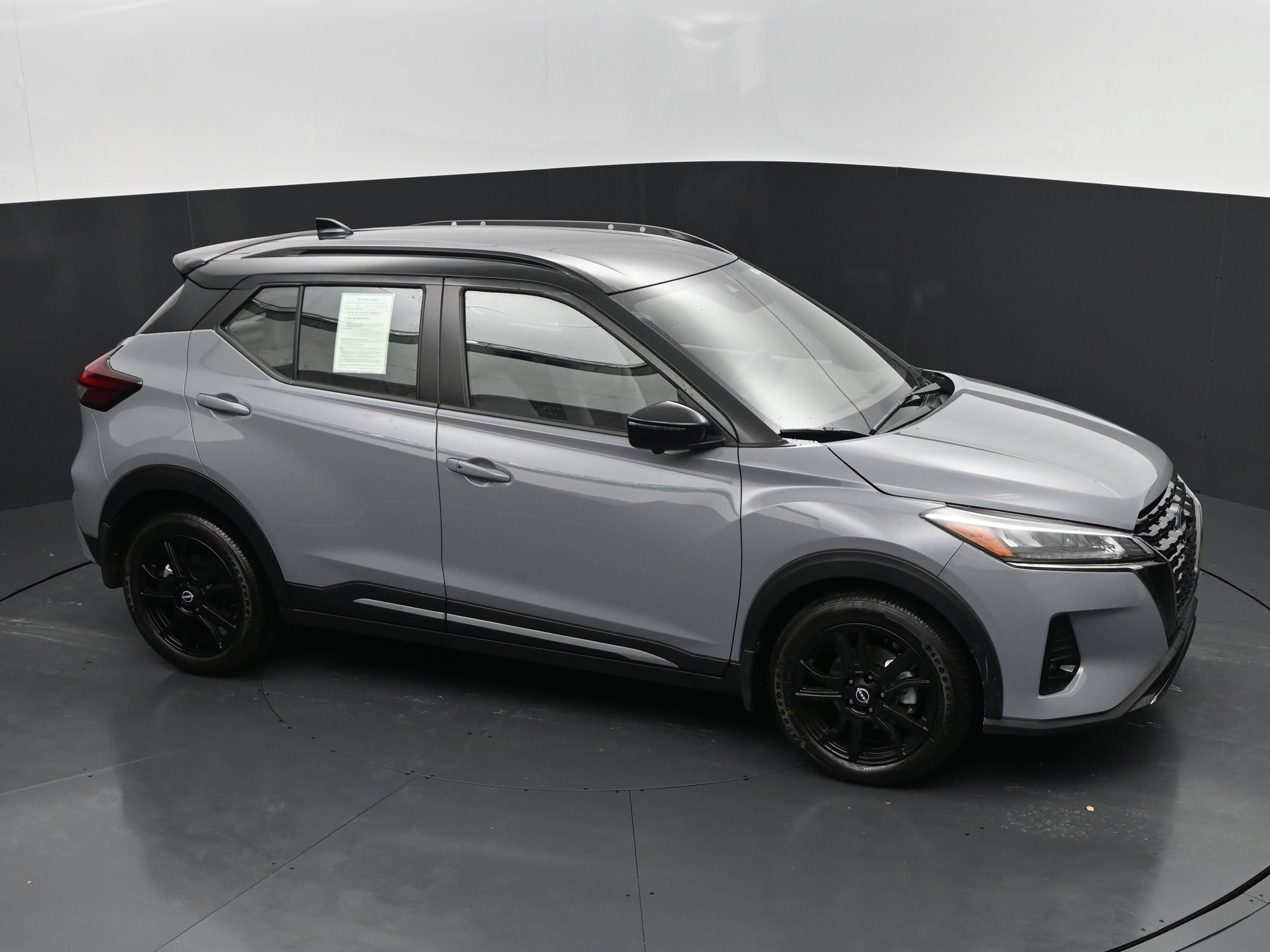 Used 2024 Nissan Kicks SR w/ SR Premium Package FWD image 33