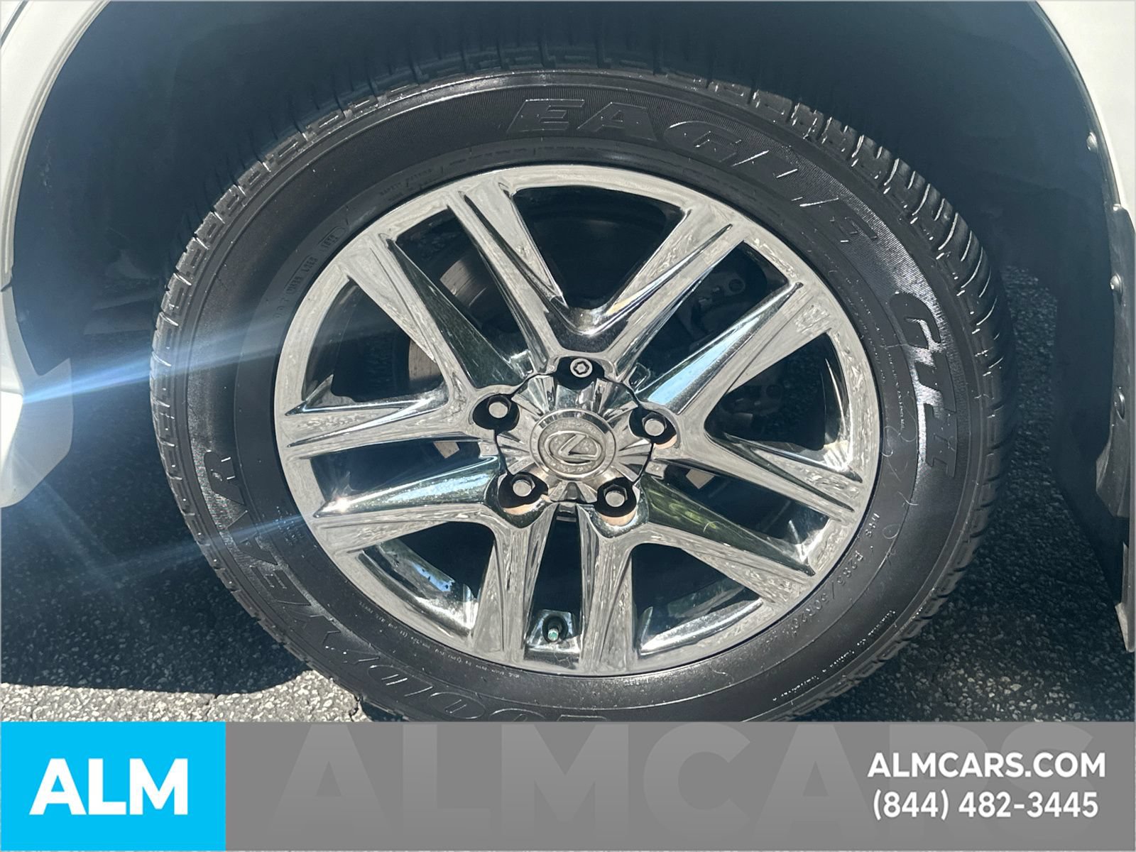 Used 2015 Lexus LX 570 4WD w/ Luxury Package image 23