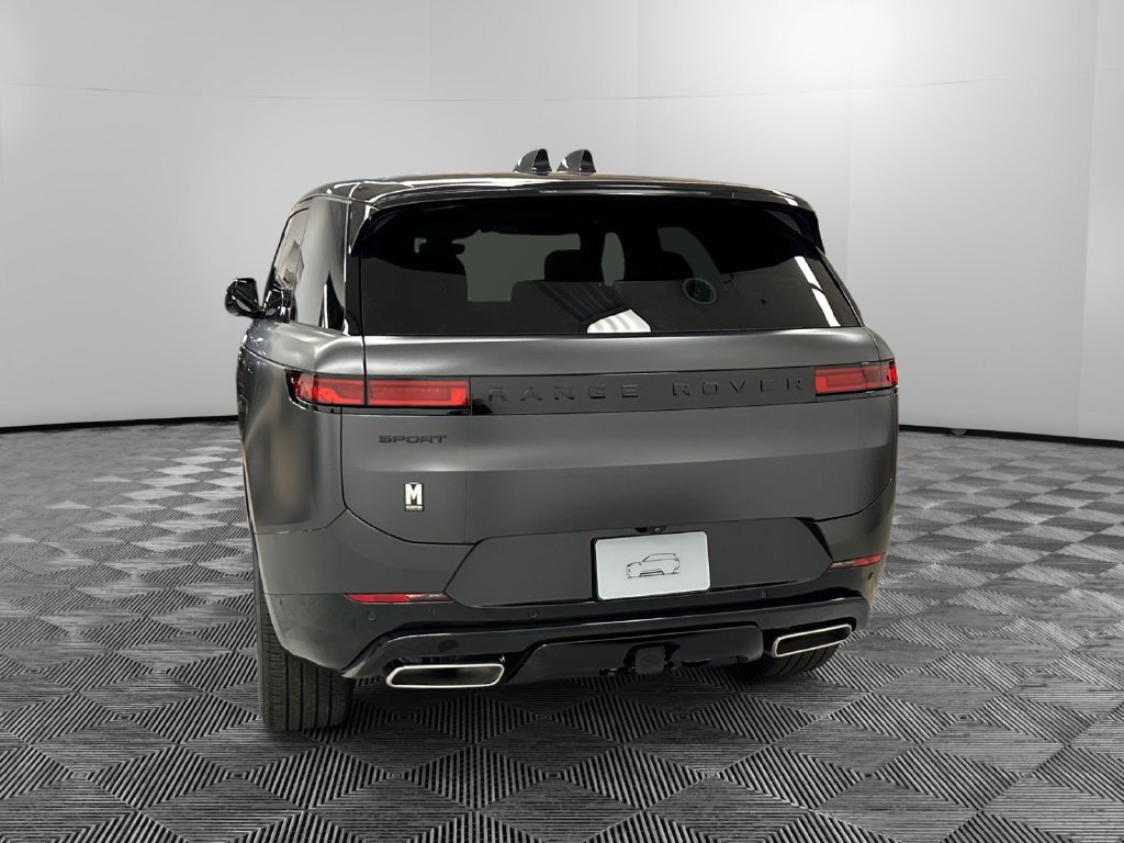 New 2027 Land Rover Range Rover Sport Dynamic SE AWD/4WD image 4