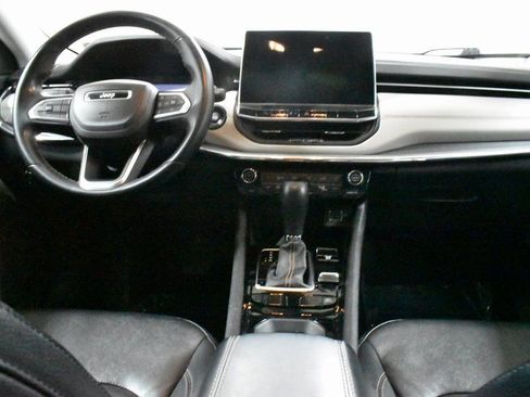 Used 2022 Jeep Compass Limited image 18