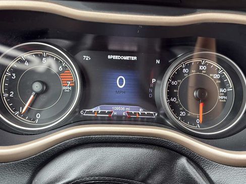 Used 2018 Jeep Cherokee Limited AWD/4WD image 11