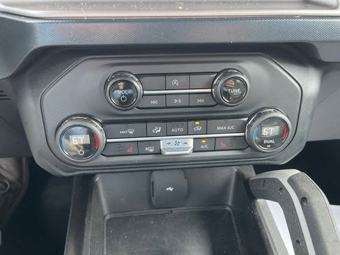 Used 2023 Ford Bronco Outer Banks w/ Sasquatch Package AWD/4WD image 16