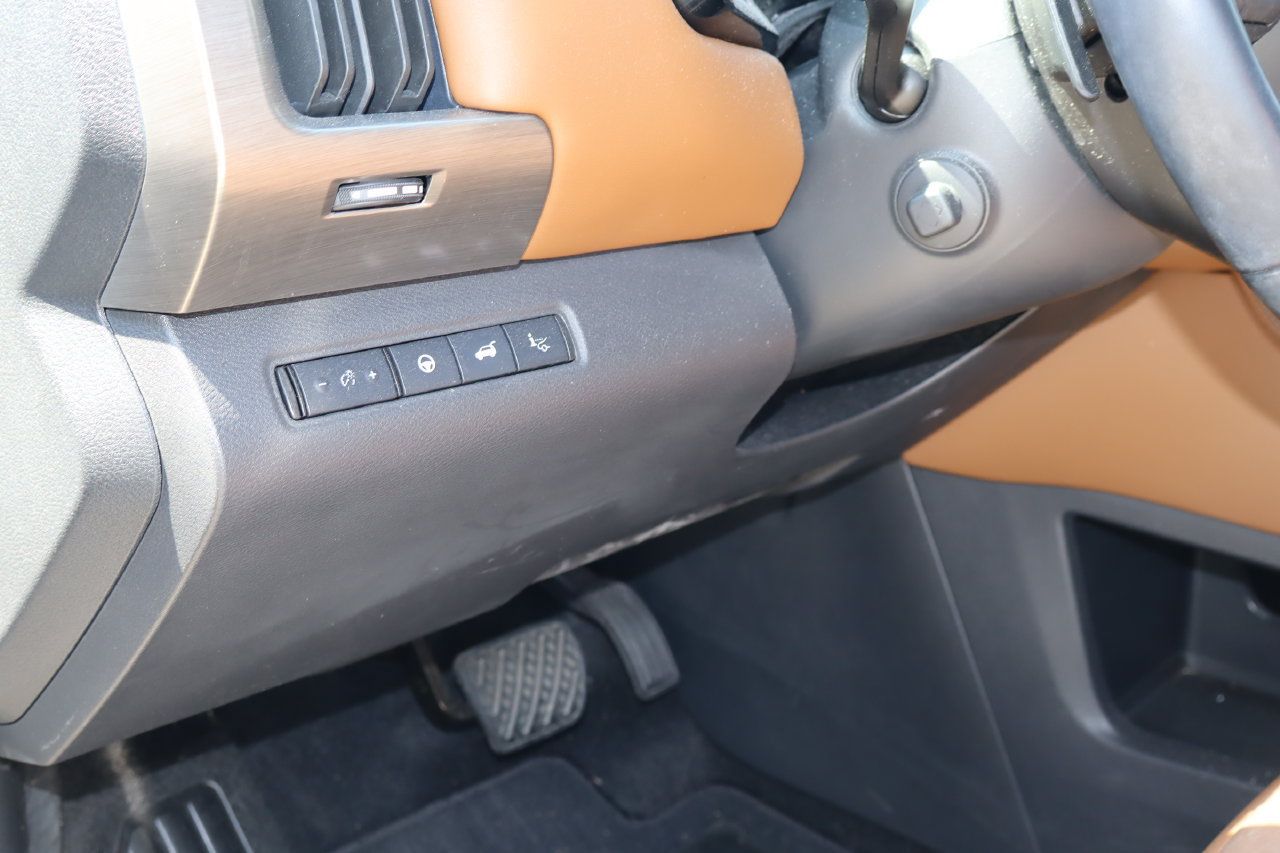 Used 2024 Nissan Pathfinder Platinum w/ Cargo Package FWD image 26