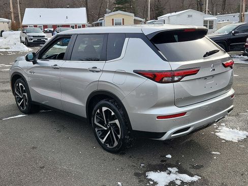 Used 2024 Mitsubishi Outlander SE image 4