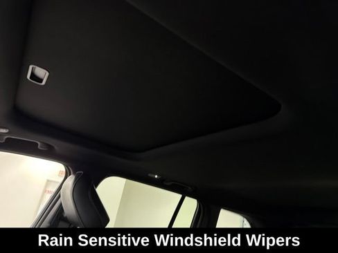 Used 2023 Jeep Grand Cherokee Altitude AWD/4WD image 18