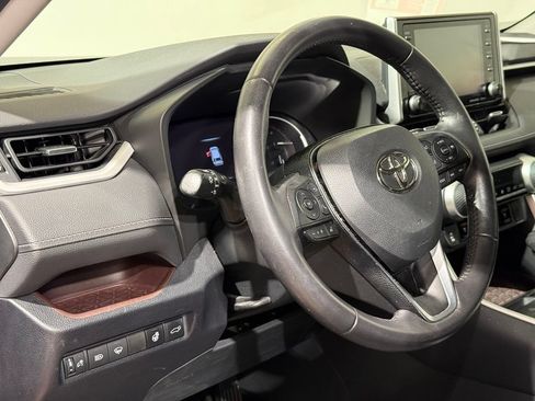 Used 2019 Toyota RAV4 Limited w/ Cold Weather Package AWD/4WD image 17