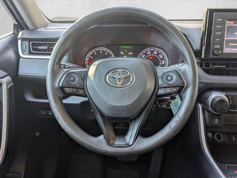 Used 2019 Toyota RAV4 LE image 8