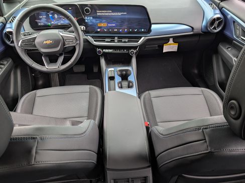 Used 2025 Chevrolet Equinox EV LT w/ Convenience Package image 22