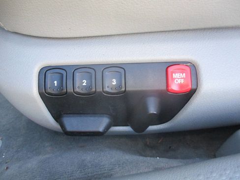 Used 2004 Volkswagen Passat GLX image 6