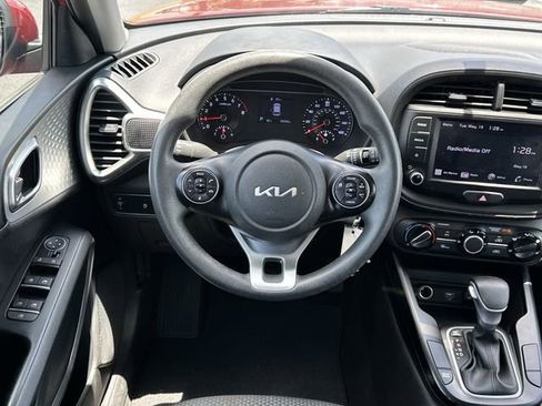 Used 2022 Kia Soul LX FWD image 21