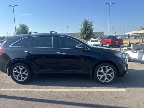 Used 2017 Kia Sorento SX FWD image 4