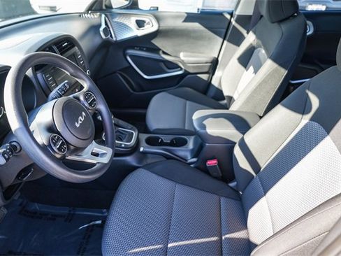 Certified 2023 Kia Soul LX image 19