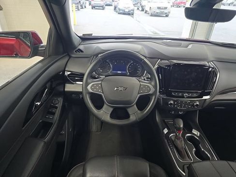 Used 2023 Chevrolet Traverse RS AWD/4WD image 12