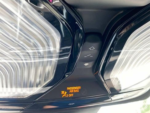 Used 2024 BMW 330i xDrive Sedan w/ Convenience Package image 39