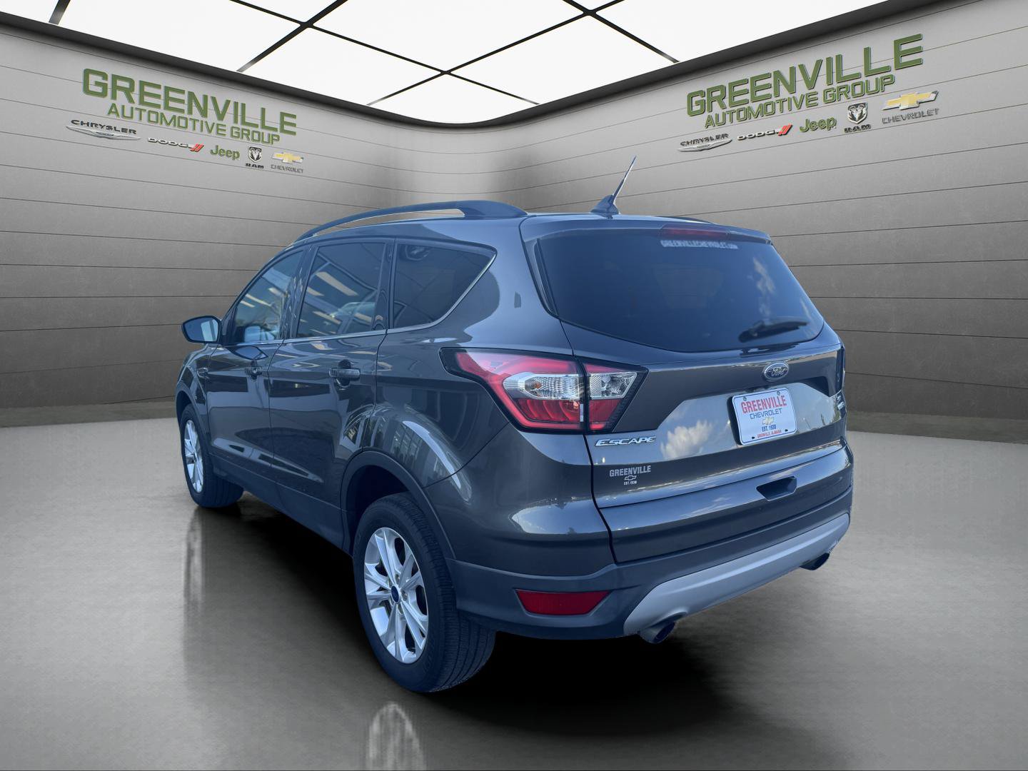 Used 2018 Ford Escape SE w/ Ford Safe & Smart Package AWD/4WD image 4