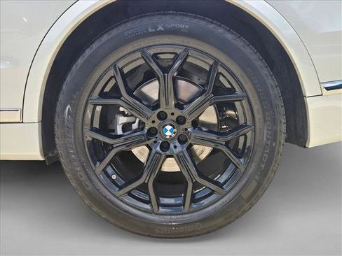 Used 2025 BMW X7 xDrive40i w/ Climate Comfort Package AWD/4WD image 25