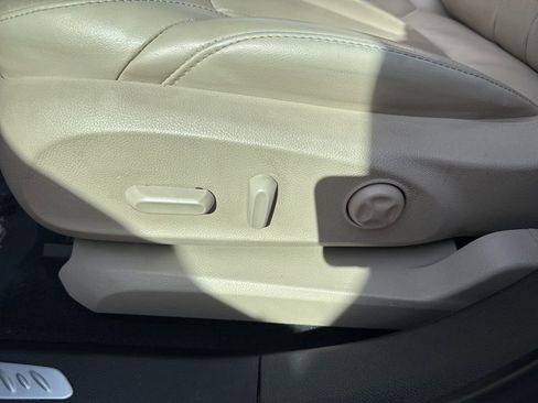 Used 2018 Buick Envision Essence image 8