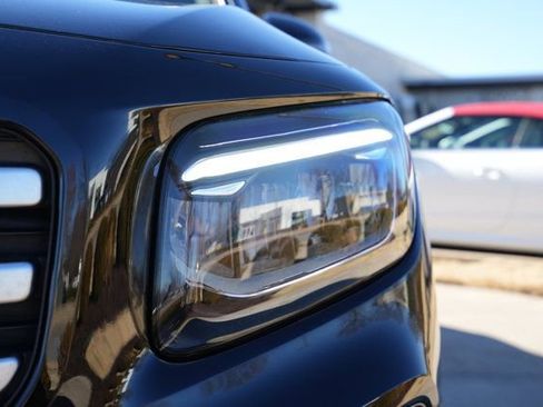 Certified 2025 Mercedes-Benz GLB 250 image 12