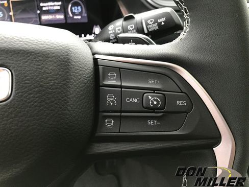 New 2025 Jeep Grand Cherokee L Altitude image 17