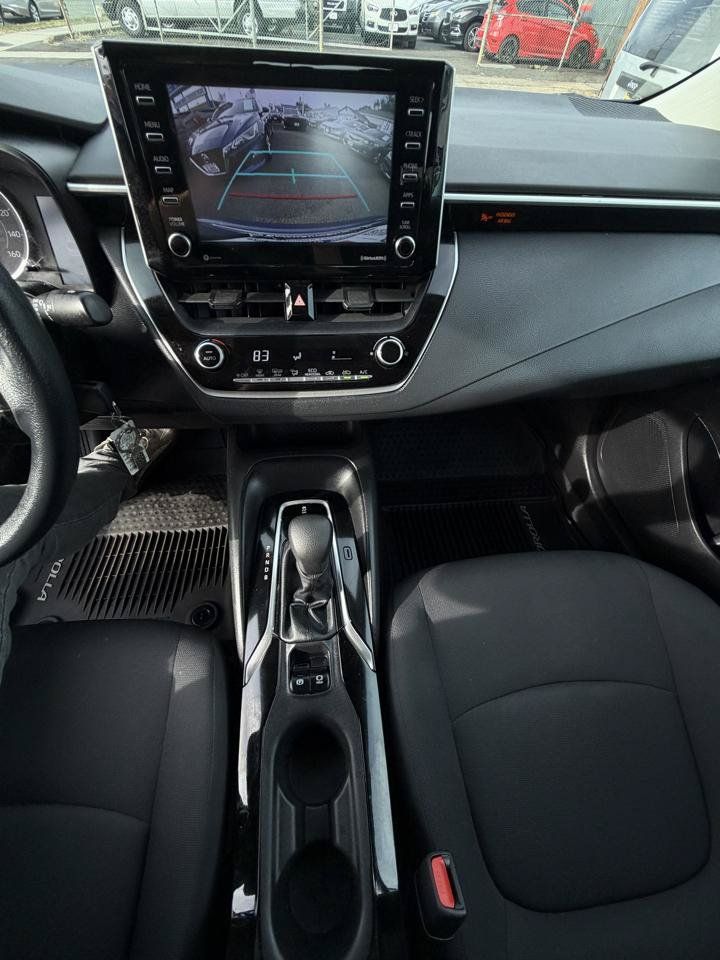 Used 2021 Toyota Corolla LE FWD image 26