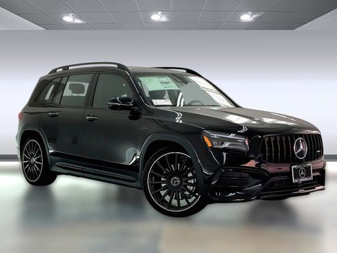 New 2025 Mercedes-Benz GLB 35 AMG 4MATIC image 12