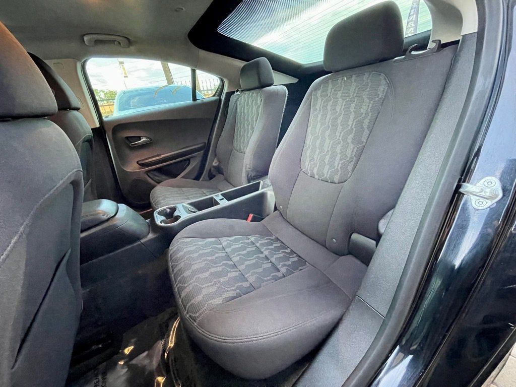 Used 2013 Chevrolet Volt FWD image 19