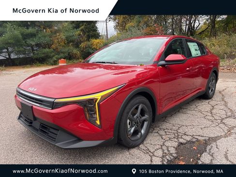 New 2025 Kia K4 LXS image 1