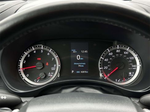 Used 2022 Toyota Highlander LE image 11