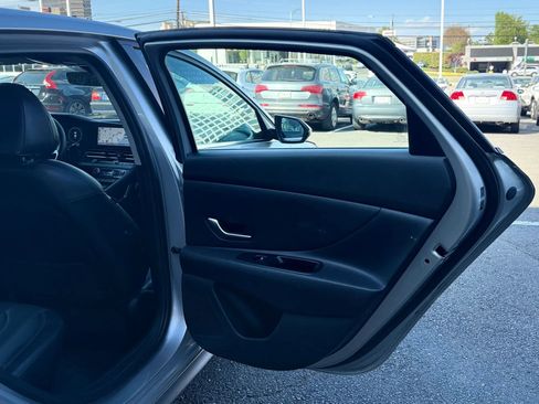 Used 2021 Hyundai Elantra Limited w/ Cargo Package FWD image 30