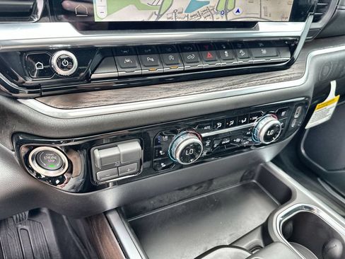 New 2026 GMC Sierra 1500 SLT AWD/4WD image 27