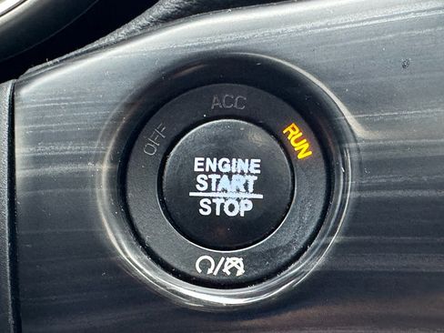 Used 2020 Jeep Grand Cherokee Limited w/ Luxury Group II image 21