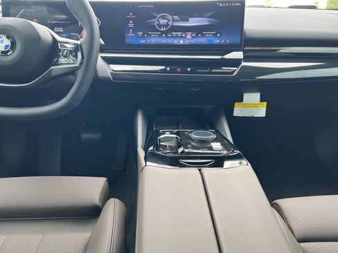 New 2026 BMW 530i image 14