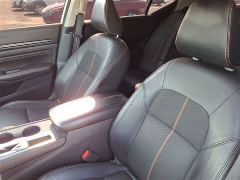 Used 2022 Nissan Altima 2.5 SR w/ Midnight Edition Package image 13
