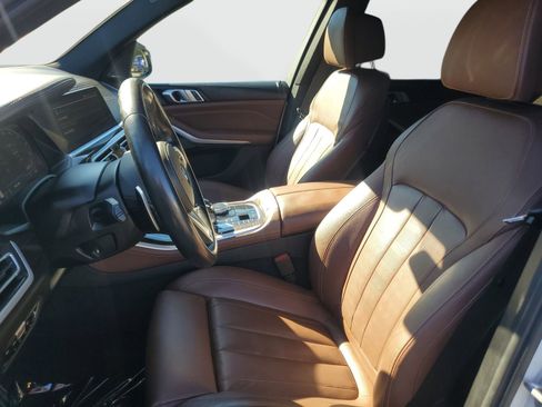 Used 2020 BMW X5 M50i w/ Premium Package image 17