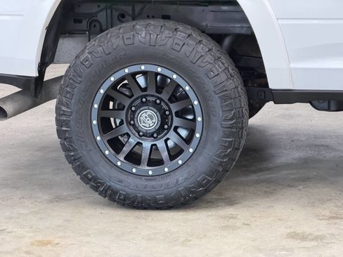 Used 2024 RAM 2500 Limited w/ Safety Group image 17