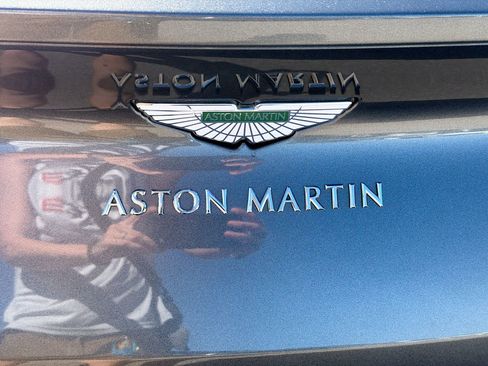 Used 2018 Aston Martin DB11 V12 image 12