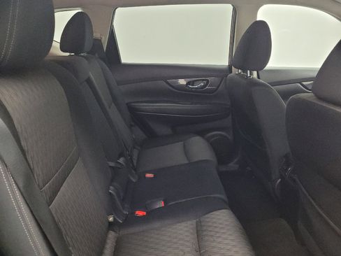 Used 2017 Nissan Rogue SV FWD image 18