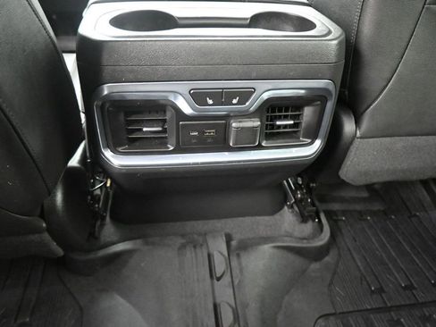 Used 2020 GMC Sierra 1500 SLT RWD image 16