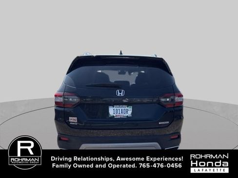 Used 2024 Honda Pilot Touring image 8