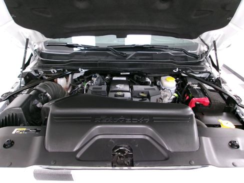 Used 2024 RAM 2500 Laramie AWD/4WD image 18